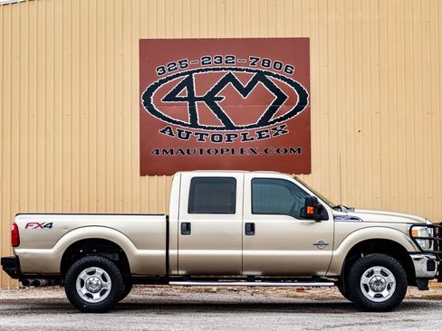 Used 2014 Ford F250 XLT w/ XLT Interior Package image 2