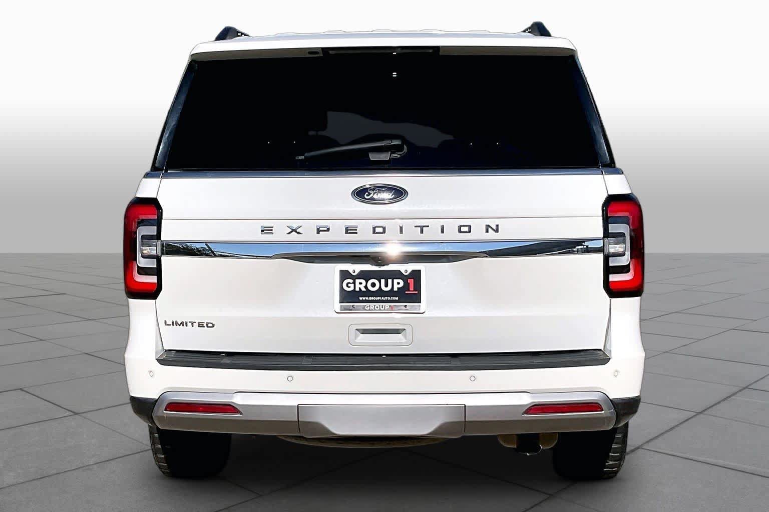 Used 2022 Ford Expedition Limited RWD image 5