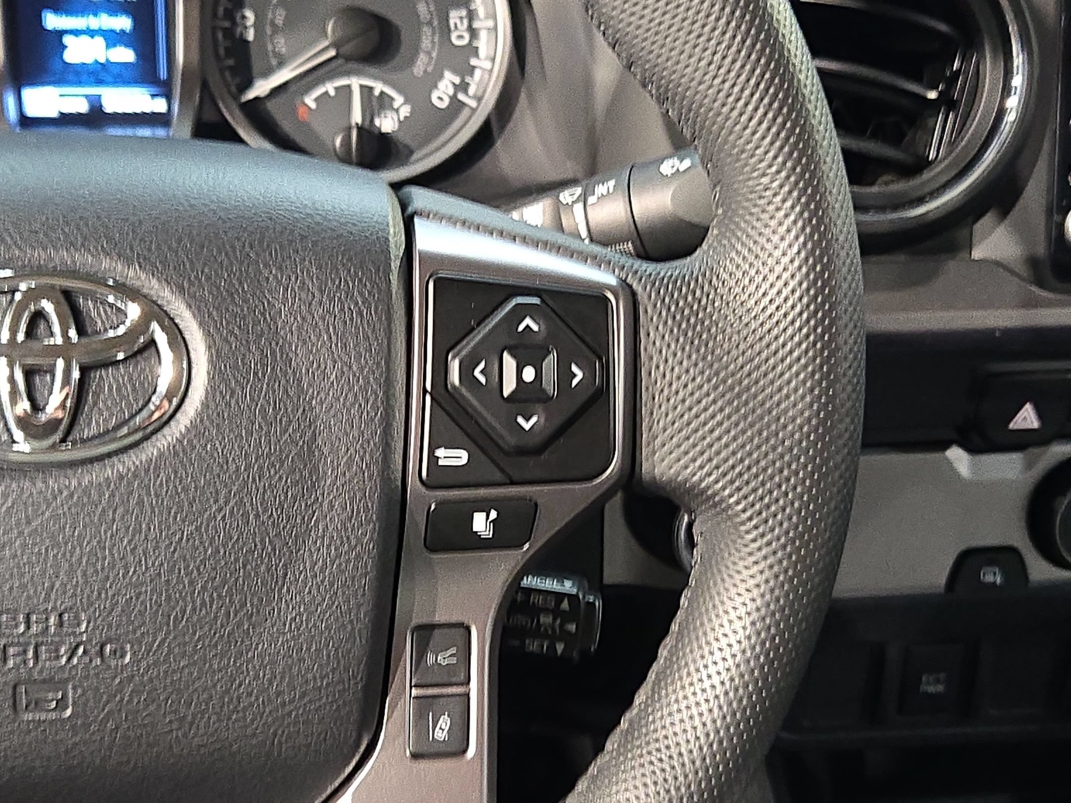Used 2023 Toyota Tacoma SR5 RWD image 27