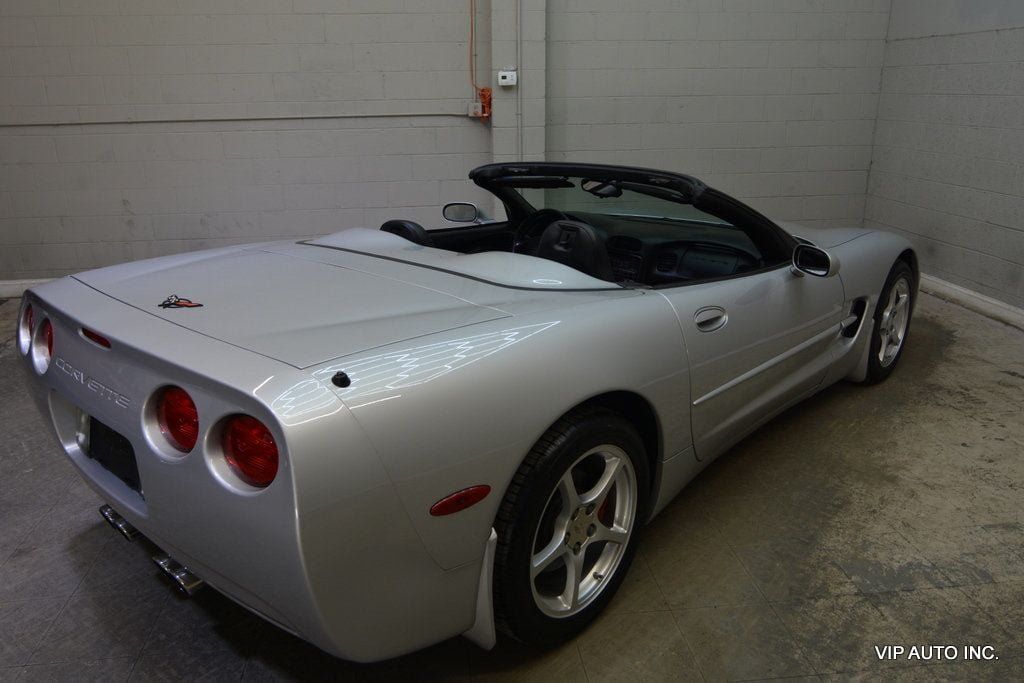 Used 2000 Chevrolet Corvette Convertible w/ Memory Pkg RWD image 9