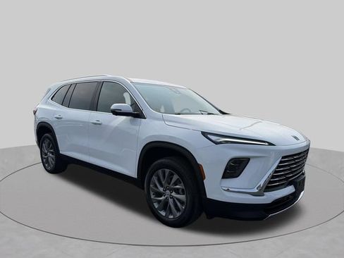 Used 2026 Buick Enclave Preferred FWD image 12