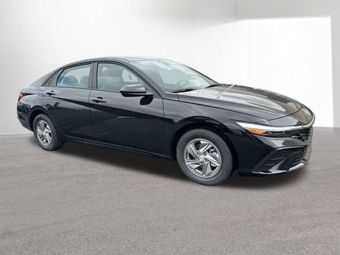 New 2026 Hyundai Elantra SE image 40