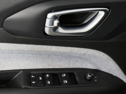 New 2024 Jeep Compass Latitude image 23