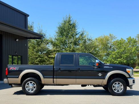 Used 2012 Ford F250 Lariat w/ Chrome Pkg AWD/4WD image 2