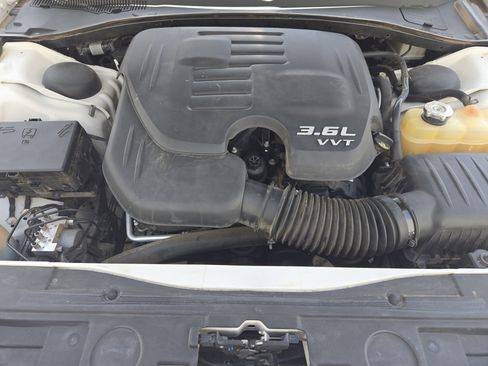 Used 2019 Chrysler 300 S image 30