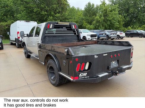 Used 2009 GMC Sierra 3500 SLT w/ SLT Convenience Package AWD/4WD image 9
