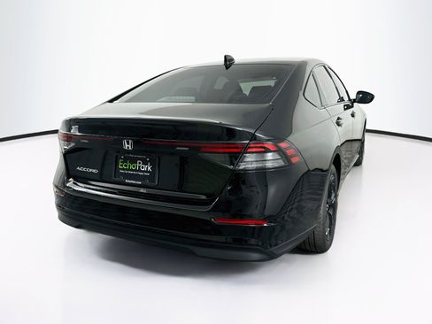 Used 2025 Honda Accord SE image 9
