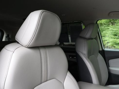 Used 2025 Honda Pilot EX-L image 42