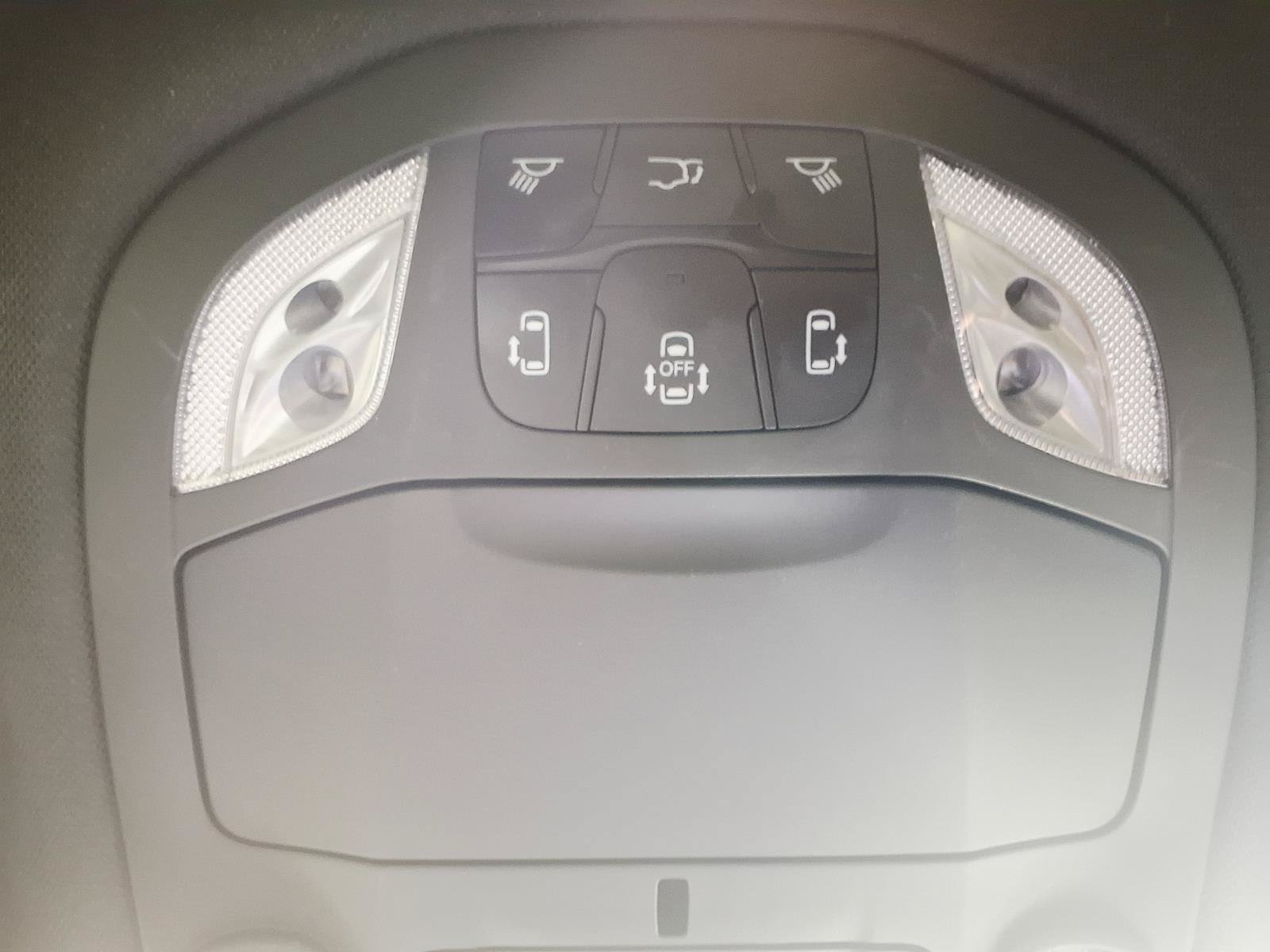 Used 2021 Chrysler Pacifica Limited w/ Premium & Safety Sphere Group FWD image 21