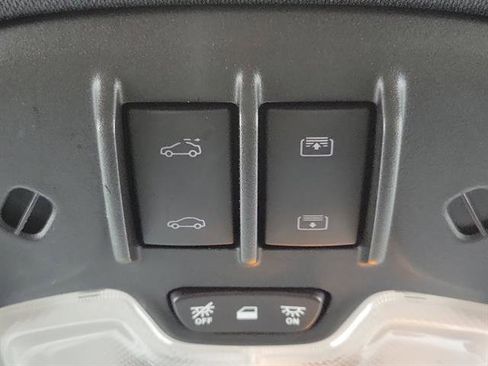 Used 2024 Chevrolet TrailBlazer RS w/ Convenience Package image 32