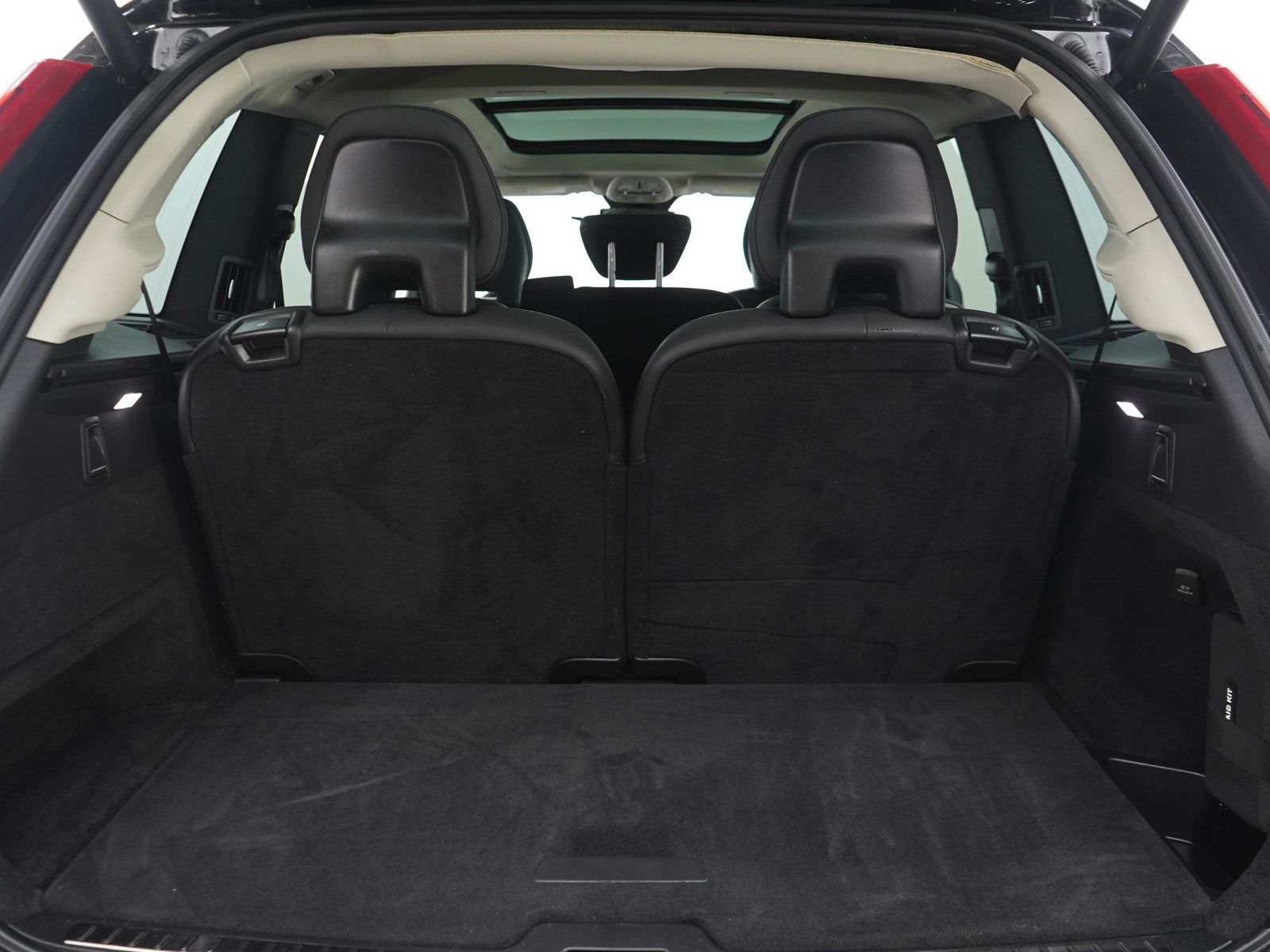 Used 2023 Volvo XC90 B6 Plus w/ Protection Package Premier AWD/4WD image 9