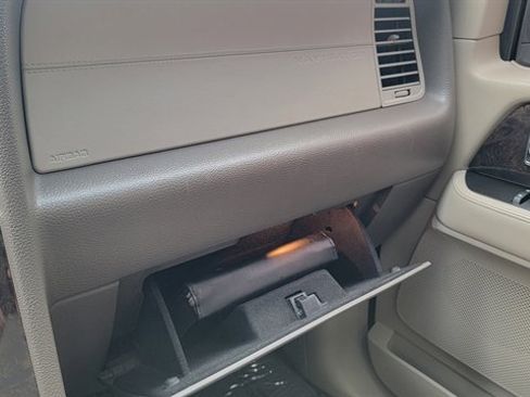 Used 2015 Lincoln Navigator 4WD image 37