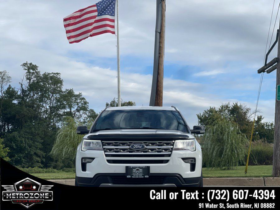 Used 2018 Ford Explorer XLT w/ Equipment Group 202A AWD/4WD image 15