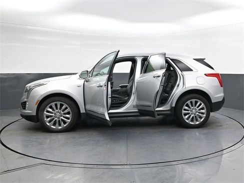 Used 2017 Cadillac XT5 Platinum image 32