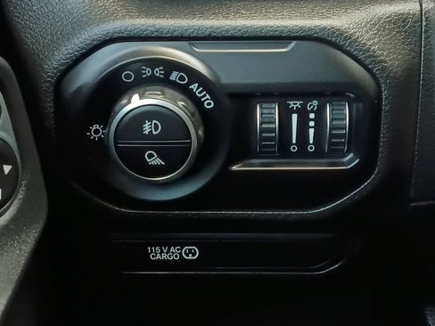 Used 2020 Jeep Gladiator Rubicon AWD/4WD image 12