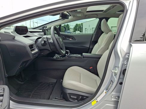 Certified 2025 Toyota Prius Limited w/ Limited Premium Package AWD/4WD image 15