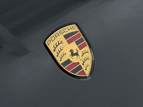 Certified 2025 Porsche Macan AWD/4WD image 65