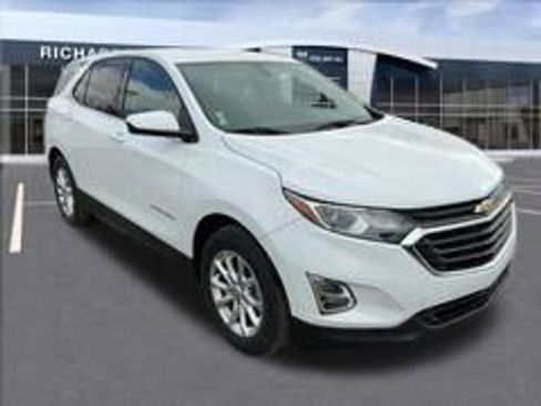 Used 2018 Chevrolet Equinox LT image 3