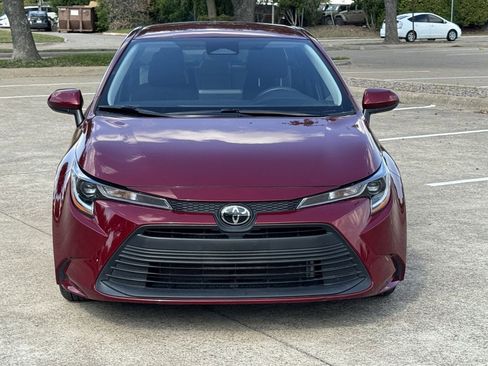 Used 2025 Toyota Corolla LE FWD image 7