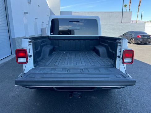 Used 2023 Jeep Gladiator Mojave AWD/4WD image 7