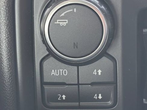 Used 2019 Chevrolet Silverado 1500 Custom Trail Boss w/ Custom Convenience Package AWD/4WD image 35