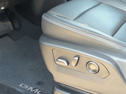 Certified 2025 GMC Yukon Denali image 21