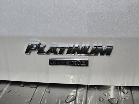 Used 2024 Lincoln Nautilus Reserve w/ Equipment Group 203A AWD/4WD image 10