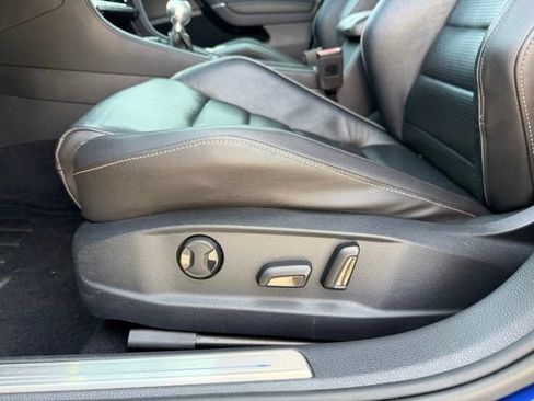 Used 2018 Volkswagen Golf R 4-Door AWD/4WD image 8