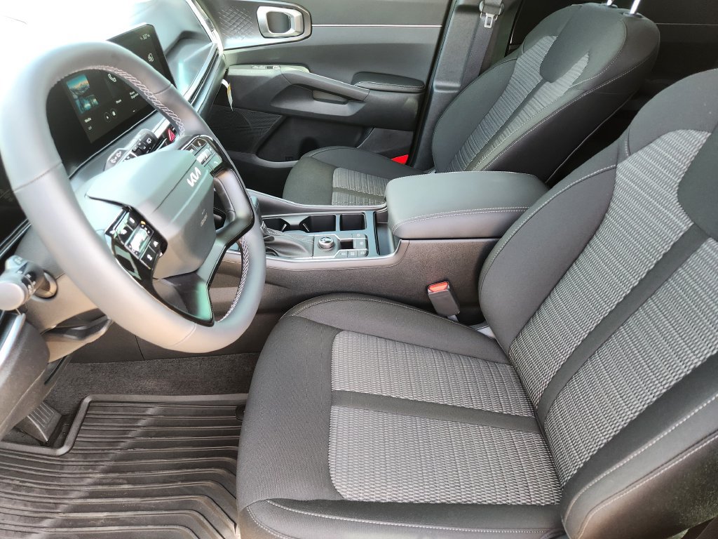 New 2026 Kia Sorento LX FWD image 12