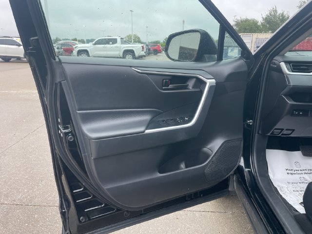 Used 2025 Toyota RAV4 LE AWD/4WD image 20
