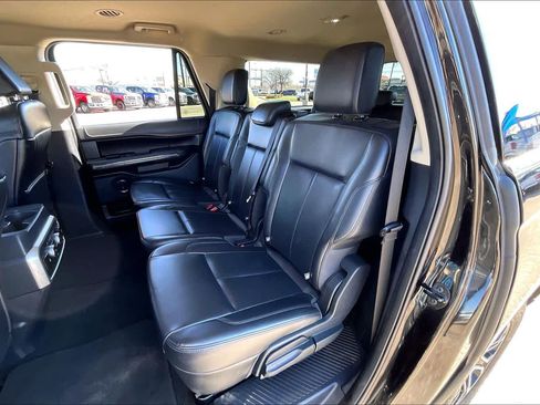 Used 2024 Ford Expedition Max XLT image 19
