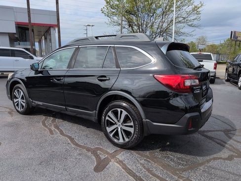 Used 2018 Subaru Outback 3.6R Limited AWD/4WD image 3