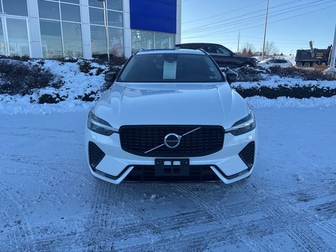 Certified 2025 Volvo XC60 B5 Core image 2