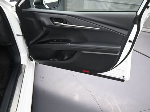 Used 2025 Toyota Camry SE w/ Convenience Package image 99