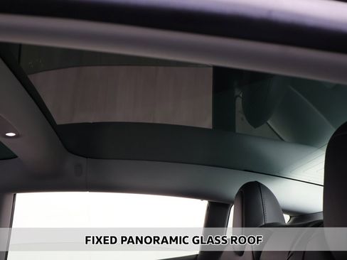 Used 2019 Tesla Model 3 Standard Range Plus image 4