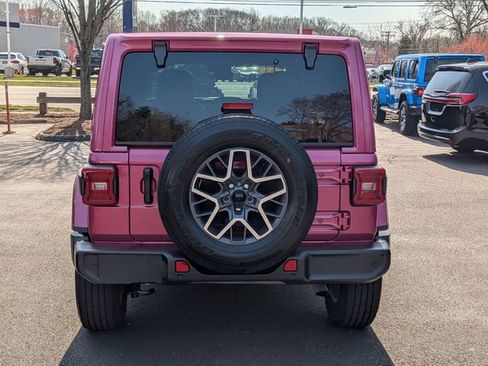 Certified 2024 Jeep Wrangler Sahara w/ Technology Group image 4