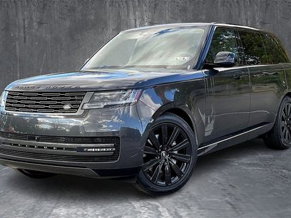 New 2025 Land Rover Range Rover Long Wheelbase SE