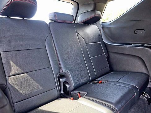 Used 2024 Chevrolet Traverse Z71 image 27