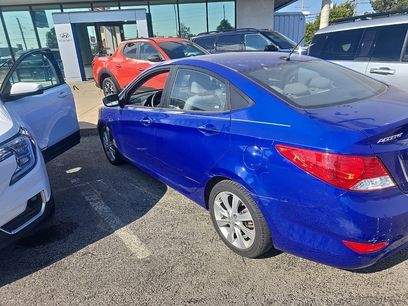 Used 2012 Hyundai Accent GLS w/ Premium Pkg 3