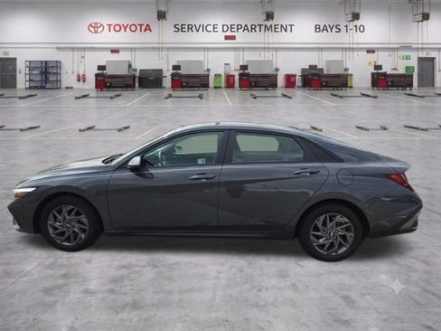 Used 2024 Hyundai Elantra SEL FWD image 7