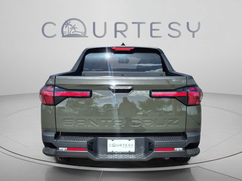 Certified 2025 Hyundai Santa Cruz SEL FWD image 4