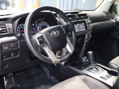 Used 2018 Toyota 4Runner SR5 Premium image 23