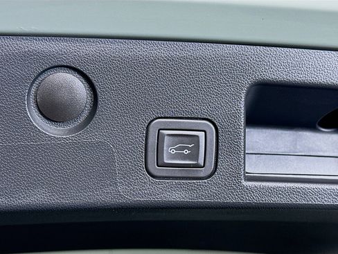 Used 2025 Chevrolet Equinox ACTIV w/ Safety and Technology Package FWD image 31