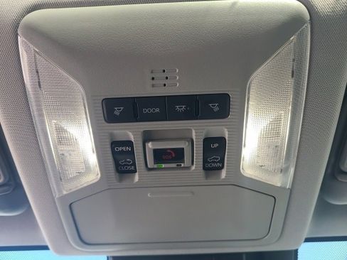 Used 2025 Toyota RAV4 XLE image 30