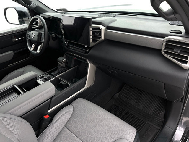 Used 2025 Toyota Tundra Limited AWD/4WD image 13