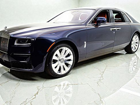 Used 2023 Rolls-Royce Ghost image 1