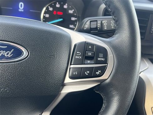 Used 2022 Ford Explorer XLT image 19