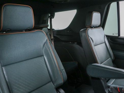 Used 2025 GMC Yukon AT4 w/ AT4 Premium Plus Package AWD/4WD image 34