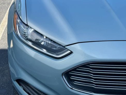 Used 2013 Ford Fusion SE FWD image 14