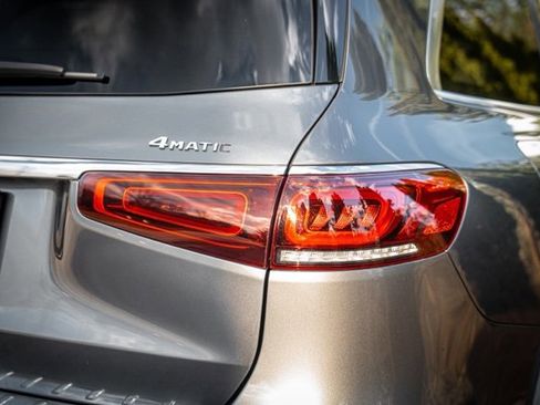 Used 2022 Mercedes-Benz GLS 450 4MATIC image 18